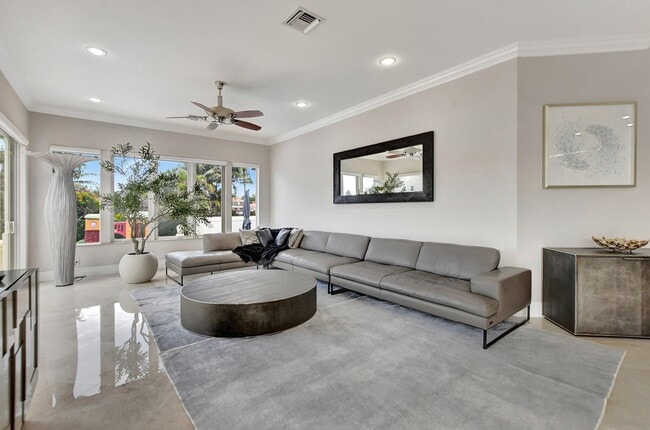 Photo - 857 Havana Dr