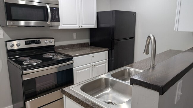 Building Photo - SR 398-400 Sunset Dr Unit 400