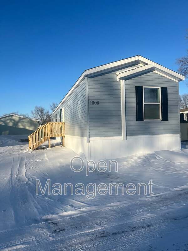 Photo - 825 1st Ave E