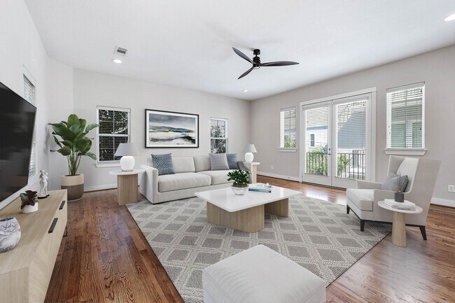 Photo - 925 W 23rd St