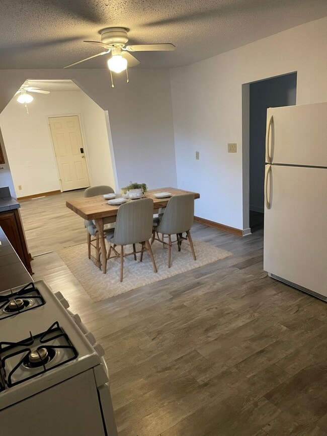 Photo - 309 8th St Unit 2