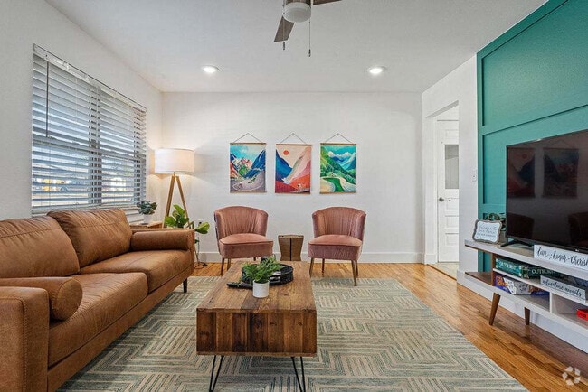 Building Photo - 407 NW H St Unit ID1250720P Rental