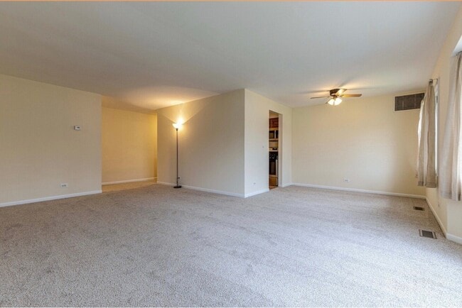 Photo - 3004 Roberts Dr Unit 8