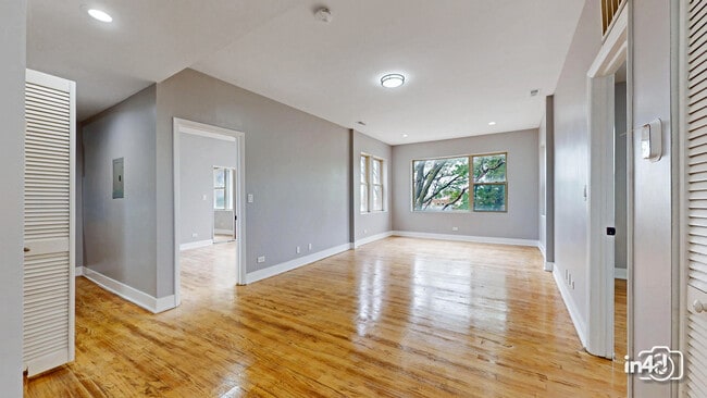 Photo - 3925 W Ainslie St Unit 3
