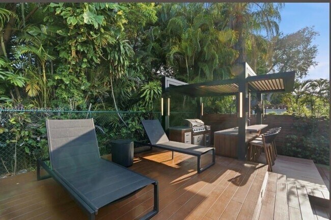 Photo - 4628 SW 10th St