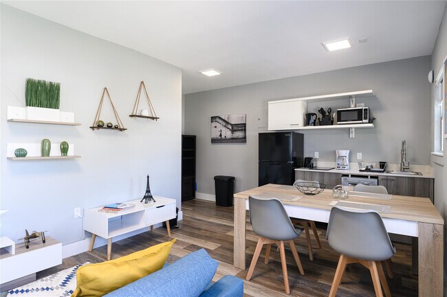 Photo - 1020 N Victoria Park Rd Unit 26