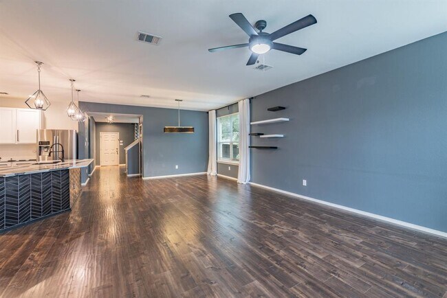 Photo - 407 Greener Dr