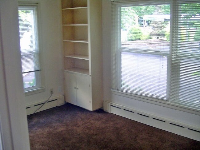 Photo - West Springfield near Autzen large home with basement