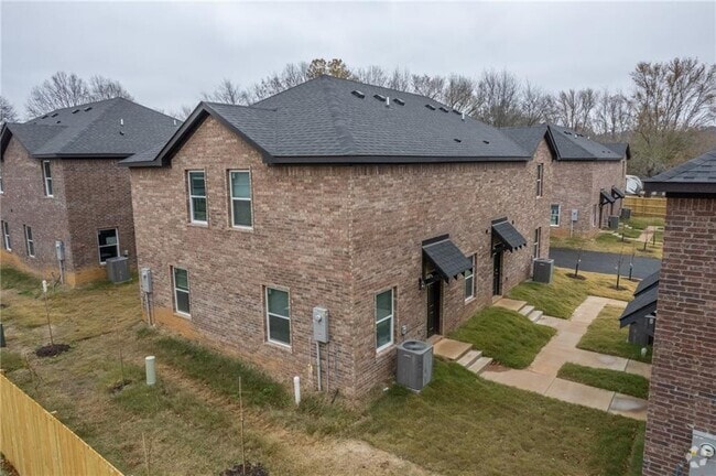 Building Photo - 1346 N Porter Rd Rental