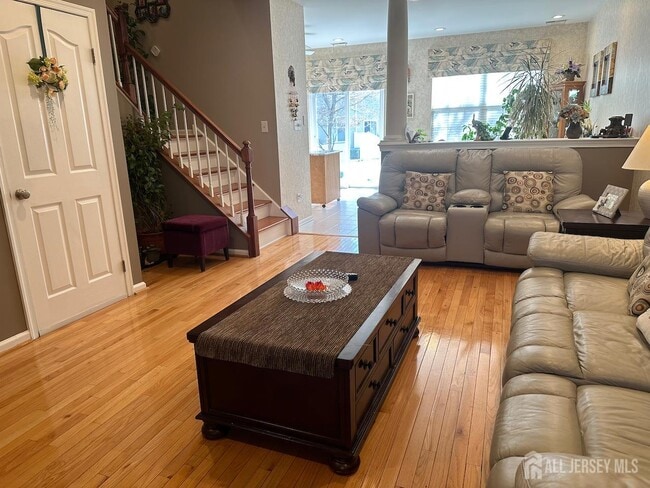 Photo - 1304 Dahlia Cir