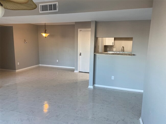 Building Photo - 8431 Hearth Dr Unit 23