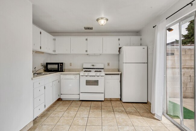 Photo - 1431 Arthur Dr
