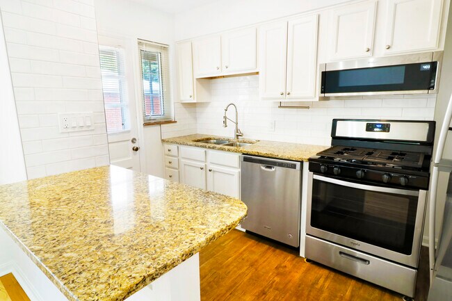 Kitchen - 1524 Waltham Rd