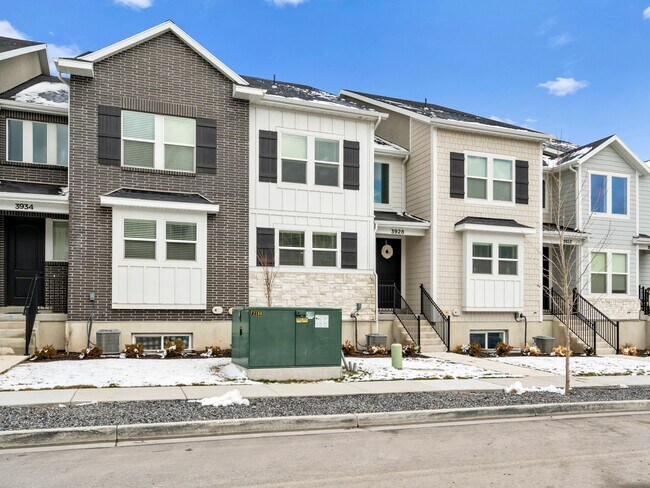Photo - Private Basement Suite in Bright Co-Ed Townhome in Lehi Exchange! Unit 4 (Basement)