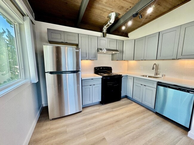 Photo - 6500 Donal Ave