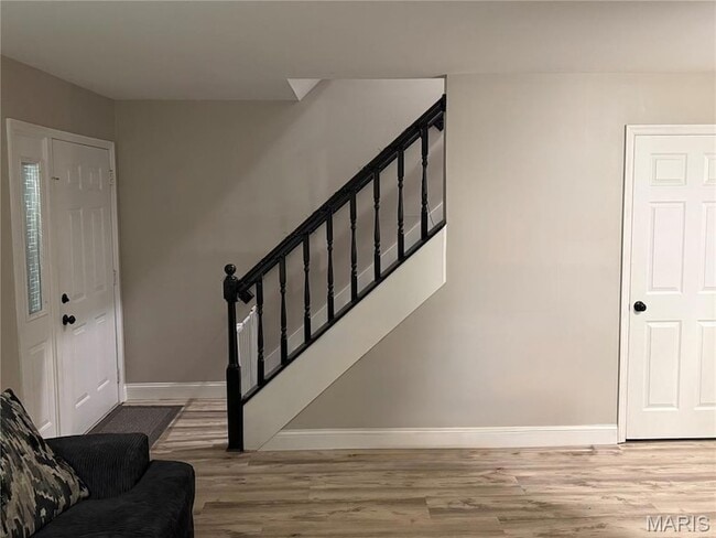 Photo - 341 Della Dr