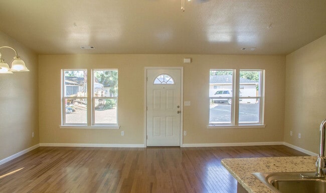 Photo - Open Floor plan 2 Bed 2 Bath Close to Downtown Jacksonville