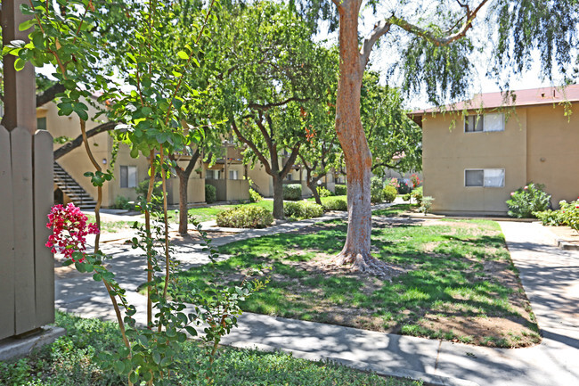 Community - Briarwood Apartments