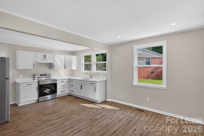 Photo - 1509 Wickham Ln