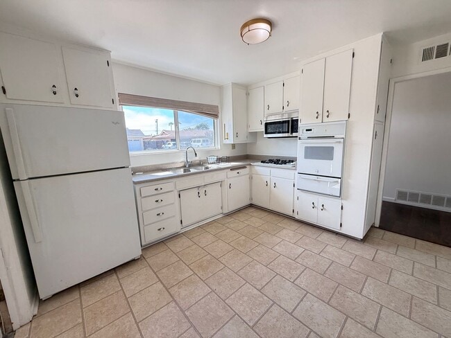 Photo - 1741 Lahoud Dr