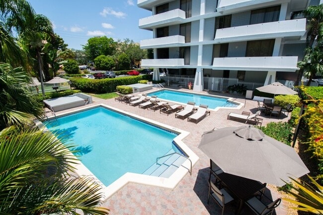 Building Photo - Legacy at South Miami