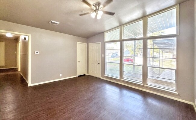 Photo - 5826 Burr Oak Dr