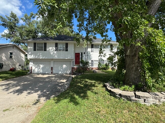 Building Photo - 4805 N 96th St Rental