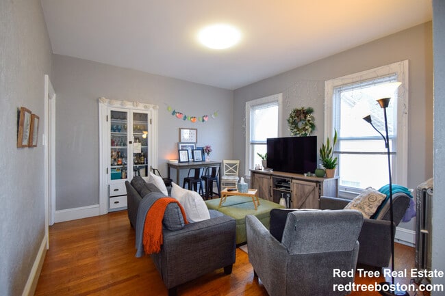 83 Surrey St Unit 1
