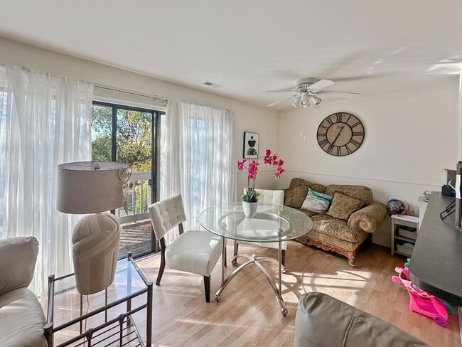 Photo - 209 W Ct of Shorewood Unit 3A