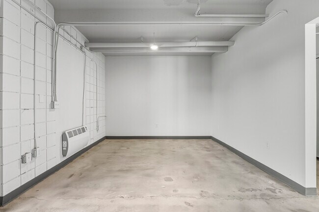 Photo - 415 S Weber St