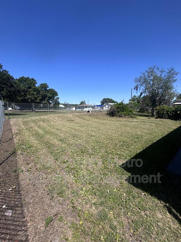 Photo - 1220 Linda Ln