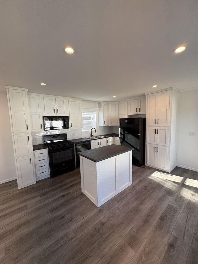 Photo - 19900 128th St