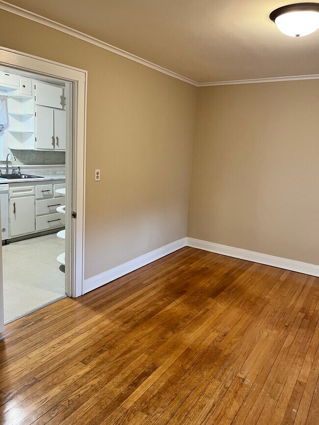 Photo - 14525 Woodland Ave