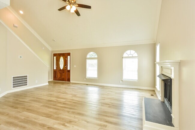 Photo - 3408 Cobble St