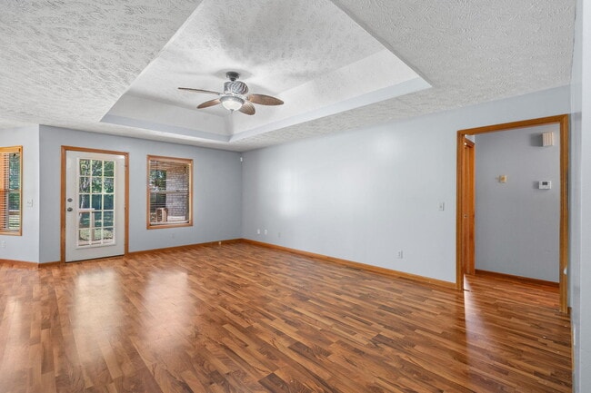 Photo - 303 S Suburban Ave