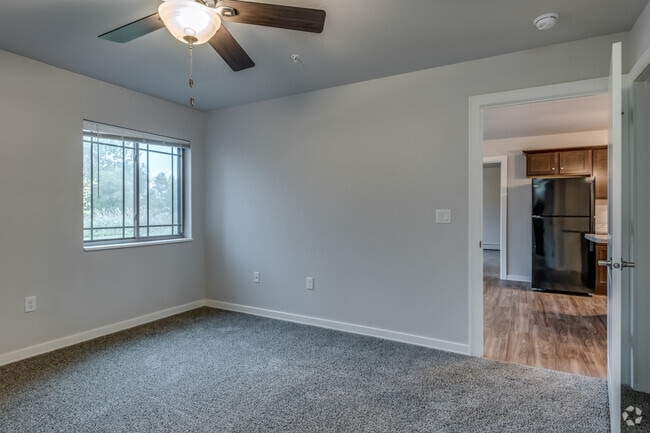 2 BR, 2 BA - 1,165SF