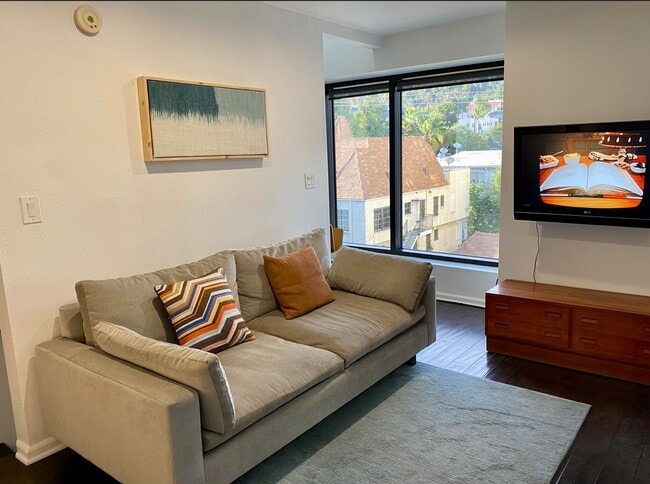 Photo - 7320 Hawthorn Ave Unit 300