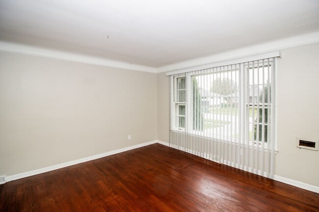 Photo - 15517 Shirley Ave