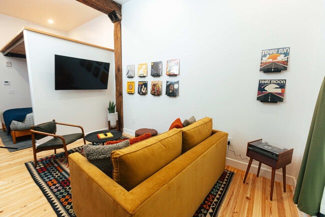 Photo - 1911 3rd Ave N Unit ID1352414P