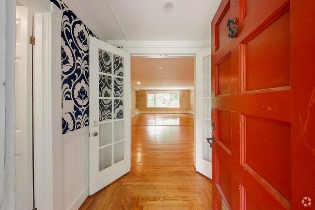 Building Photo - 4 Harrison Ln Unit 1 Rental