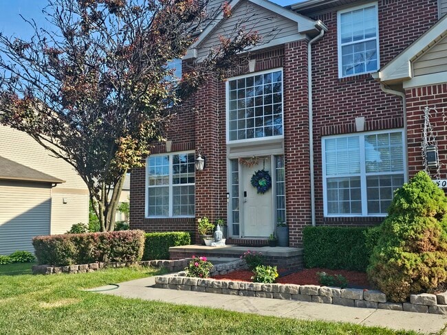 Building Photo - 1550 Cinnabar Dr Rental