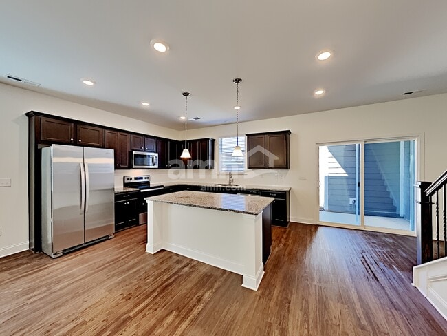 Photo - 205 Stowe Rd