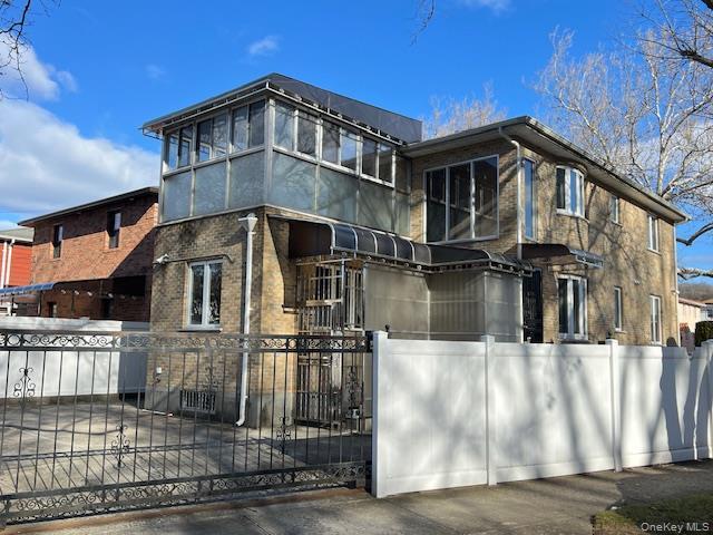 Photo - 69-52 Cloverdale Blvd Unit 2