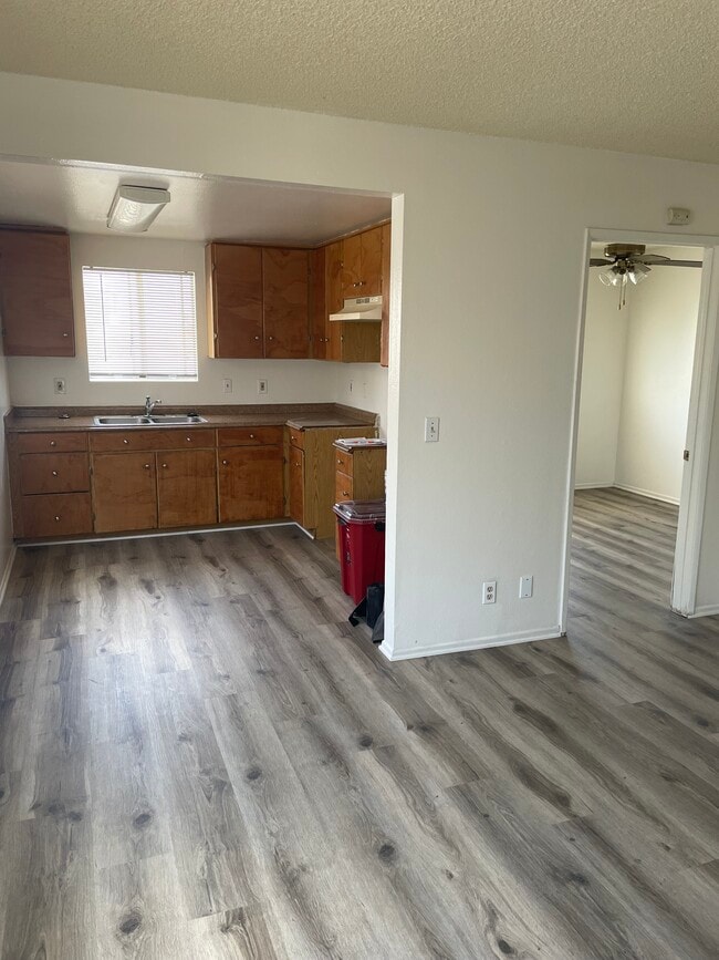 Kitchen - 1515 W 84th Pl Unit 1511