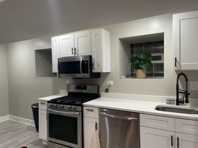 Photo - 6118 S Champlain Ave Unit 1