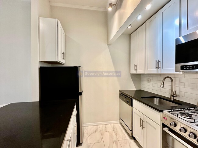 Photo - 328 W 83rd St Unit 2E