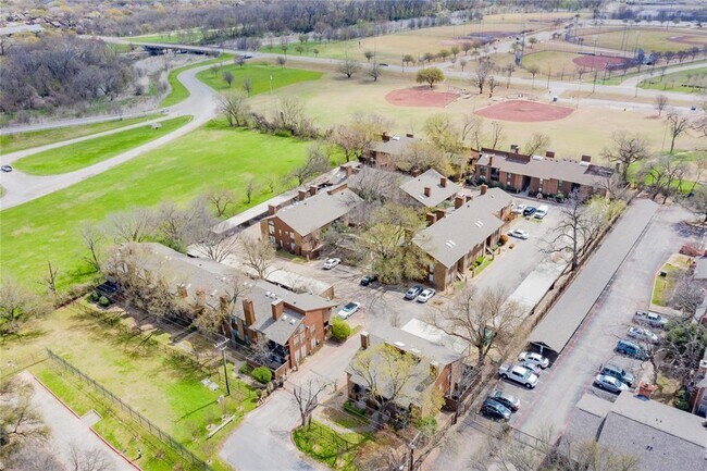 Photo - 7522 Holly Hill Dr