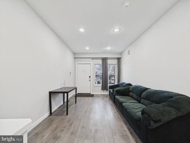 Photo - 521 W Norris St