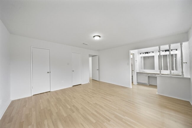 Photo - 6531 Vanlynn Ln