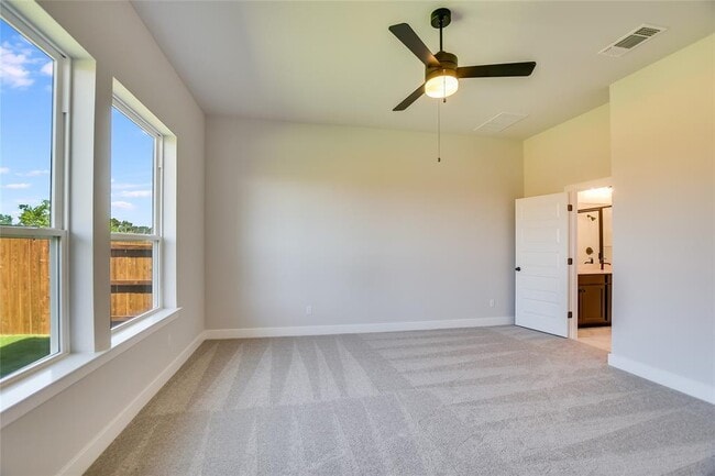 Photo - 108 Rocking Chair Dr